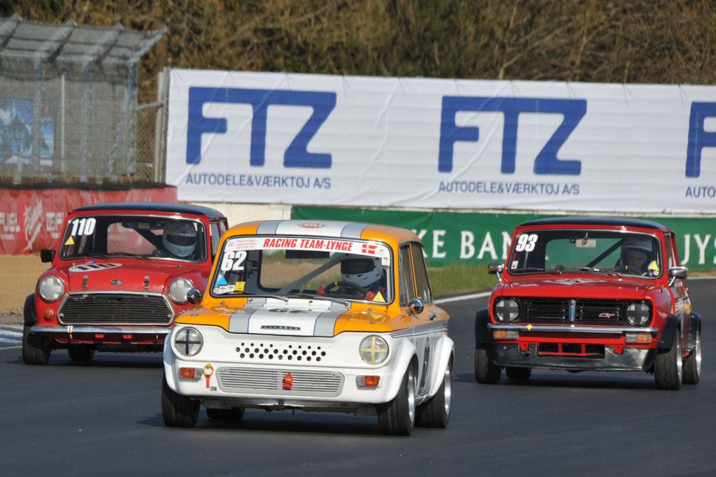 Der bliver tæt race blandt de ældre modeller ved weekendens Danish Masters Racing Festival på FDM Jyllandsringen den 6.-7. maj
(Foto: Morten Alstrup)